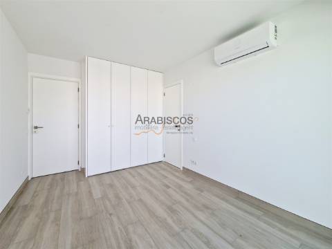 Penthouse T3 - Terraço com 131 m2 - Piscina Privativa - Ar condicionado - Piso Radiante - Portimão