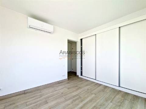 Penthouse T3 - Terraço com 131 m2 - Piscina Privativa - Ar condicionado - Piso Radiante - Portimão
