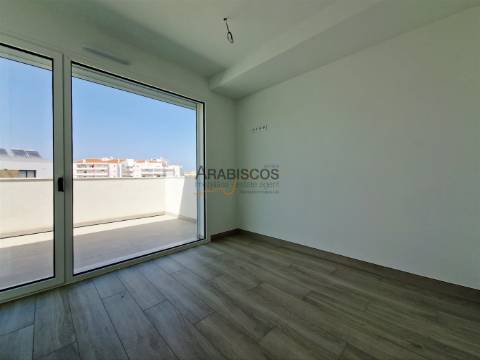 Penthouse T3 - Terraço com 131 m2 - Piscina Privativa - Ar condicionado - Piso Radiante - Portimão