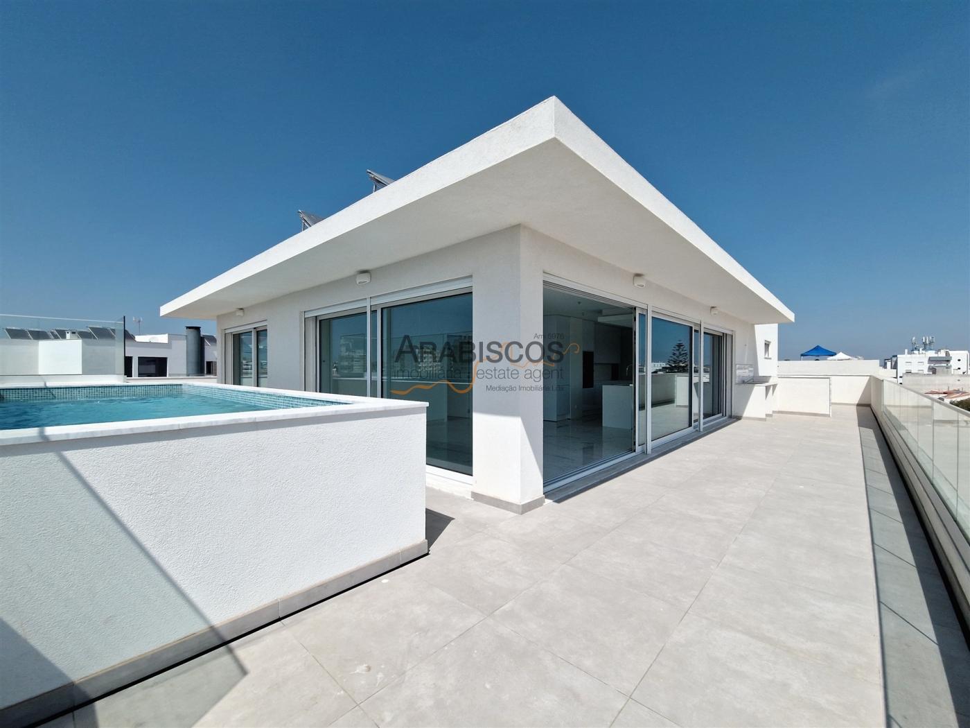 Penthouse T3 - Terraço com 131 m2 - Piscina Privativa - Ar condicionado - Piso Radiante - Portimão