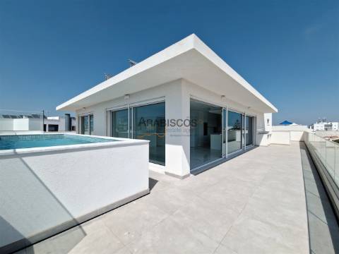 Penthouse T3 - Terraço com 131 m2 - Piscina Privativa - Ar condicionado - Piso Radiante - Portimão