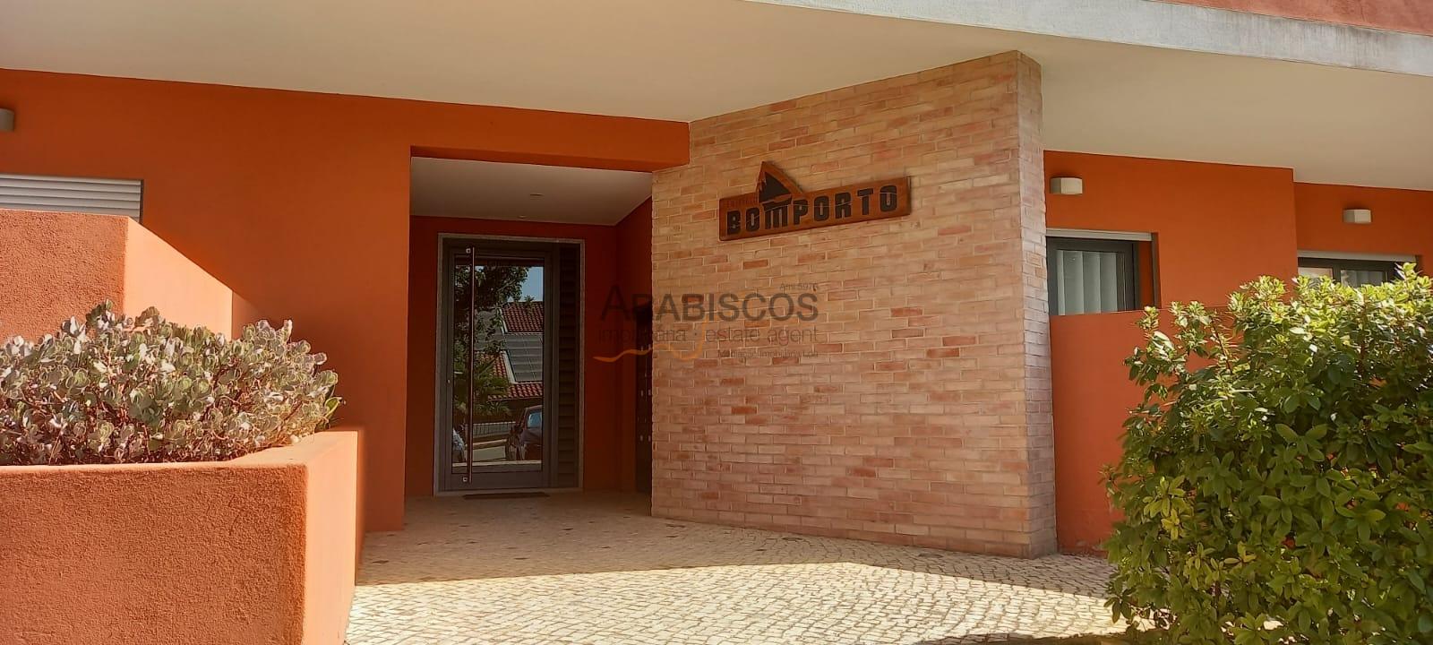Apartamento T2 - 2 Suites - Garagem Box - Varandas - Portimão