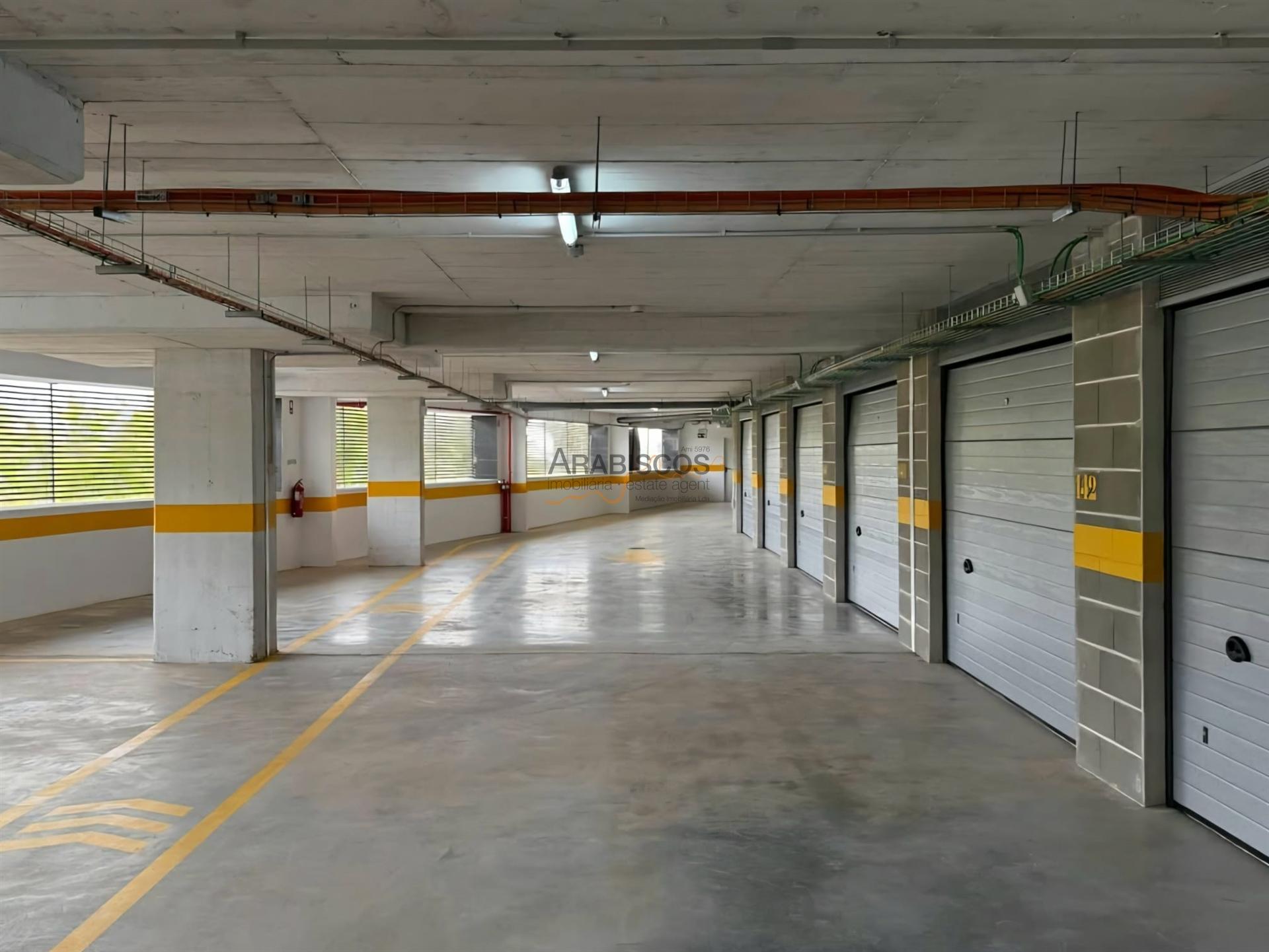 Garagens Fechadas (BOX) - Lugares de Estacionamento - Centro - Portimão