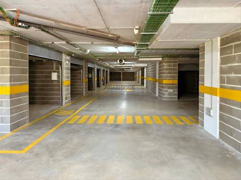 Garagens Fechadas (BOX) - Lugares de Estacionamento - Centro - Portimão
