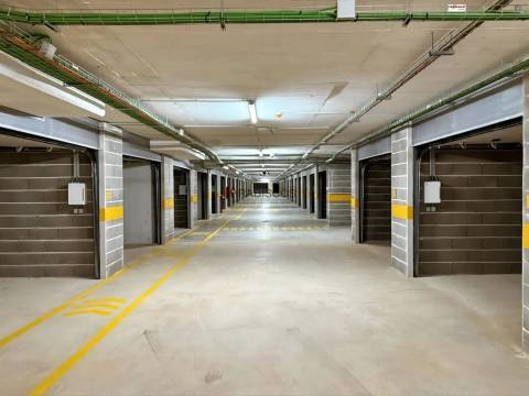 Garagens Fechadas (BOX) - Lugares de Estacionamento - Centro - Portimão