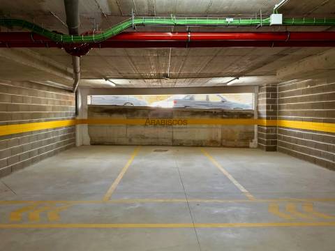 Garagens Fechadas (BOX) - Lugares de Estacionamento - Centro - Portimão