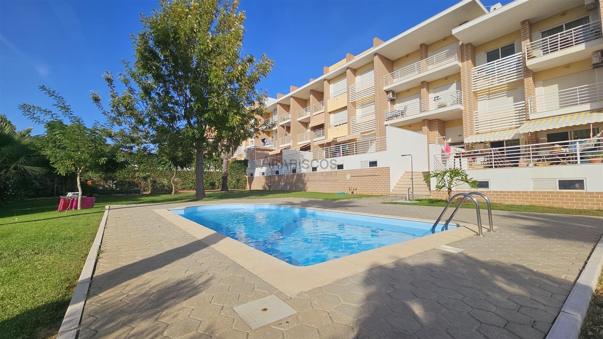 Apartamento - T4 - Remodelado - Varandas - 2 Garagem Box - Piscina - Alvor - Algarve