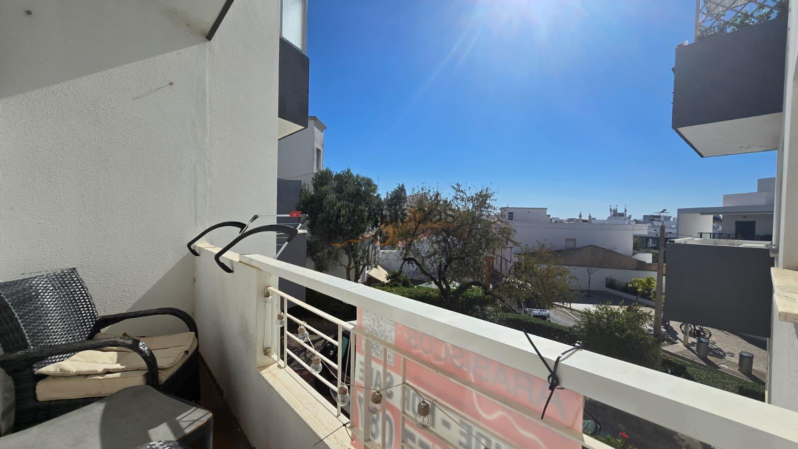 Apartamento T2 - Lugar de estacionamento - Condominio privado - Centro de Alvor