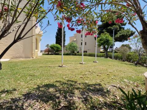 T0 - Mobilado e Equipado - Estacionamento - Jardins - Alvor - Quinta Nova - Portimão - Algarve