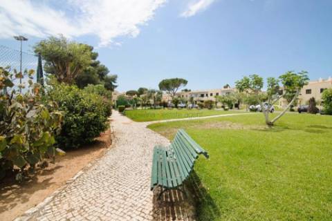 T0 - Mobilado e Equipado - Estacionamento - Jardins - Alvor - Quinta Nova - Portimão - Algarve