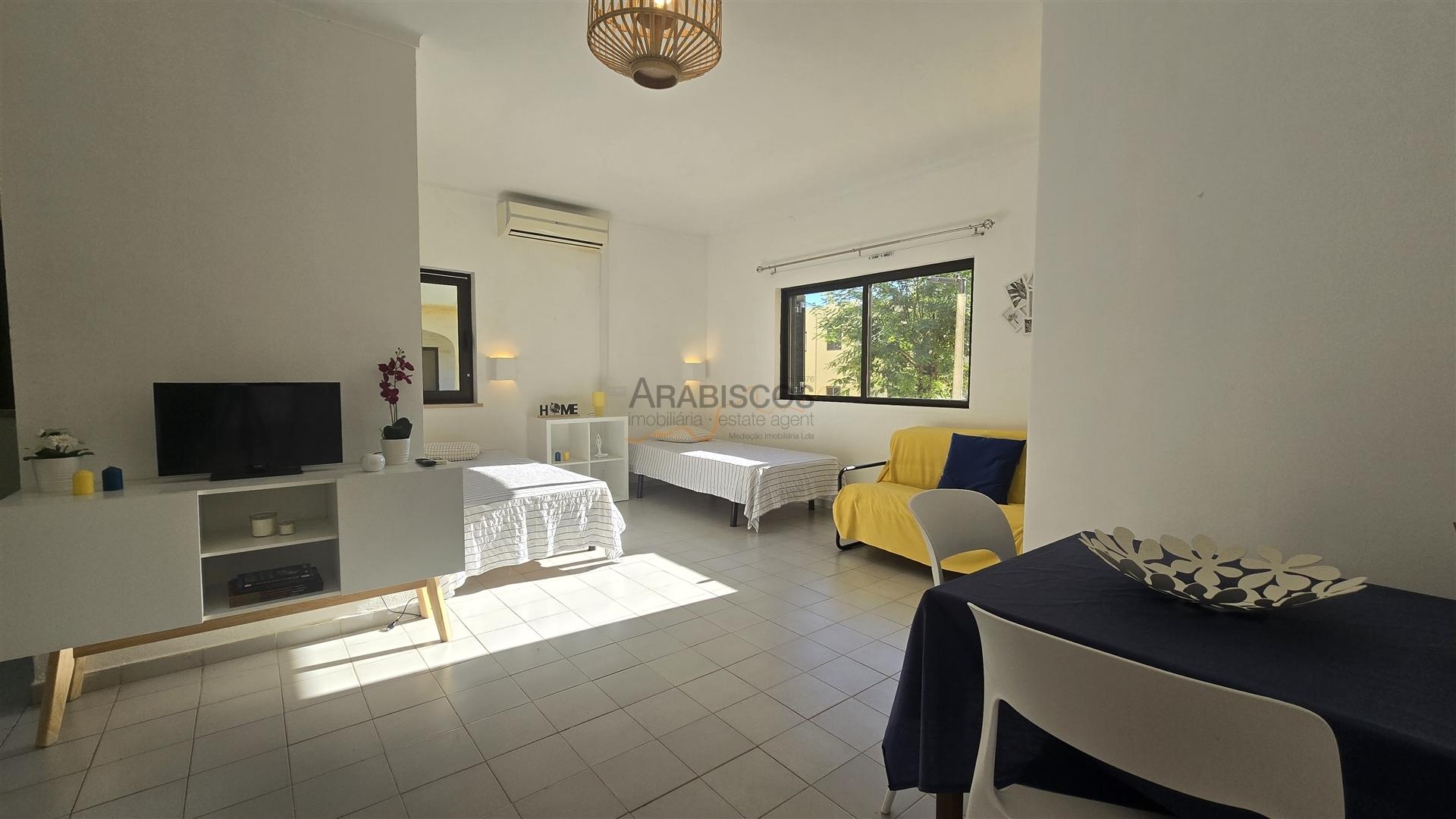 T0 - Mobilado e Equipado - Estacionamento - Jardins - Alvor - Quinta Nova - Portimão - Algarve