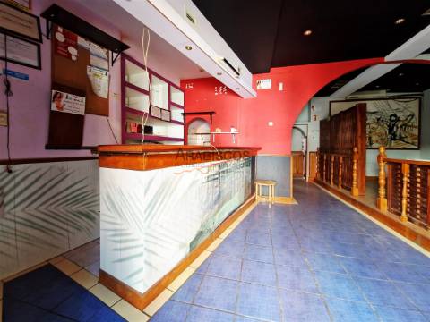 Moradia T3 - Zona ARU - Art Déco - Apartamento T3 - Loja - Centro de Portimão - Algarve