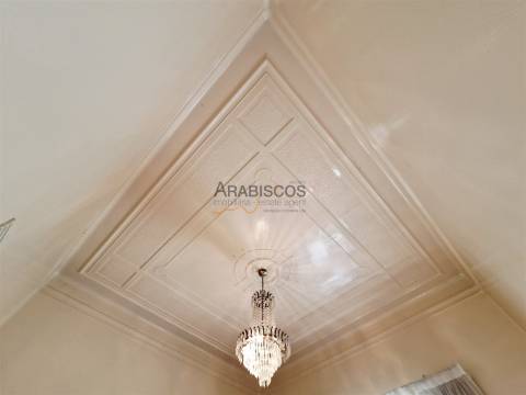 Moradia T3 - Zona ARU - Art Déco - Apartamento T3 - Loja - Centro de Portimão - Algarve