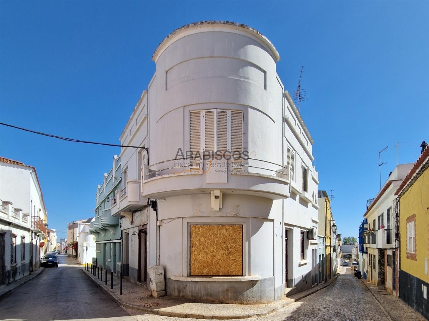 Moradia T3 - Zona ARU - Art Déco - Apartamento T3 - Loja - Centro de Portimão - Algarve