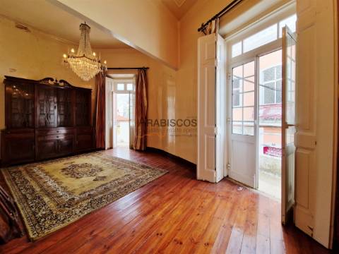 Moradia T3 - Zona ARU - Art Déco - Apartamento T3 - Loja - Centro de Portimão - Algarve