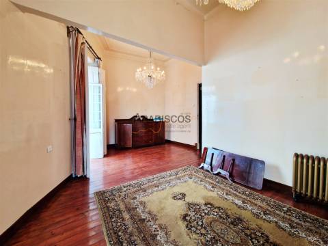 Moradia T3 - Zona ARU - Art Déco - Apartamento T3 - Loja - Centro de Portimão - Algarve