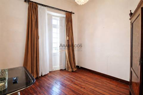 Moradia T3 - Zona ARU - Art Déco - Apartamento T3 - Loja - Centro de Portimão - Algarve