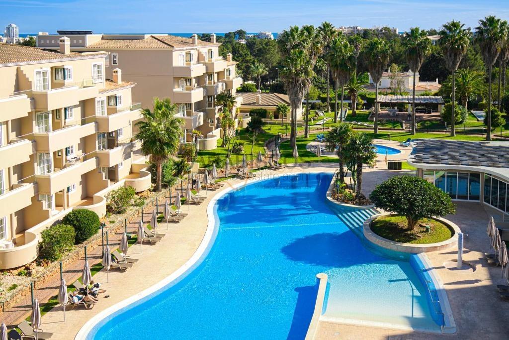 Arrendamento Anual - Apartamento T1 - condominio fechado - piscina - lugar garagem - Portimão