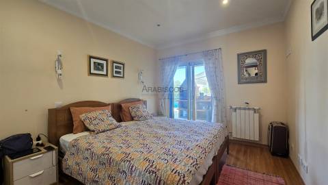 Moradia Isolada T5 - Piscina Aquecida - Jardim - Gargem - Anexo T2 - Urbanização St. António - Alvor