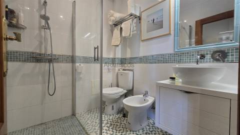 Moradia Isolada T5 - Piscina Aquecida - Jardim - Gargem - Anexo T2 - Urbanização St. António - Alvor