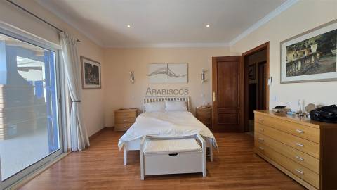 Moradia Isolada T5 - Piscina Aquecida - Jardim - Gargem - Anexo T2 - Urbanização St. António - Alvor