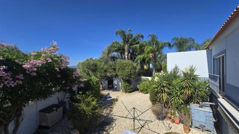 Moradia Isolada T5 - Piscina Aquecida - Jardim - Gargem - Anexo T2 - Urbanização St. António - Alvor