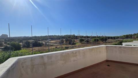 Moradia isoada T3 - Terraço - Carport coberto para 2 carros - jardim - Quinta Nova - Alvor