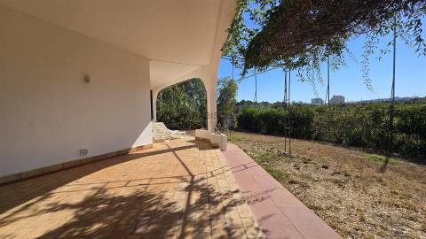 Moradia isoada T3 - Terraço - Carport coberto para 2 carros - jardim - Quinta Nova - Alvor