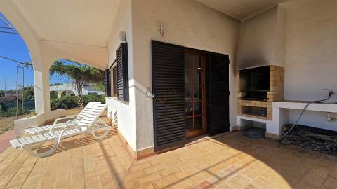 Moradia isoada T3 - Terraço - Carport coberto para 2 carros - jardim - Quinta Nova - Alvor
