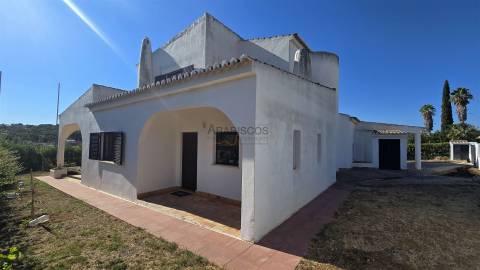 Moradia isoada T3 - Terraço - Carport coberto para 2 carros - jardim - Quinta Nova - Alvor