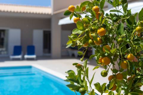 Moradia Isolada T3 - Arrendamento Anual - Piscina - Jardim - Barbecue - Portimão