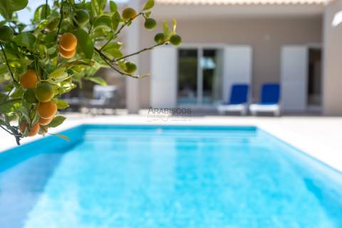 Moradia Isolada T3 - Arrendamento Anual - Piscina - Jardim - Barbecue - Portimão