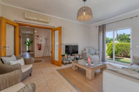 Moradia Isolada T3 - Arrendamento Anual - Piscina - Jardim - Barbecue - Portimão