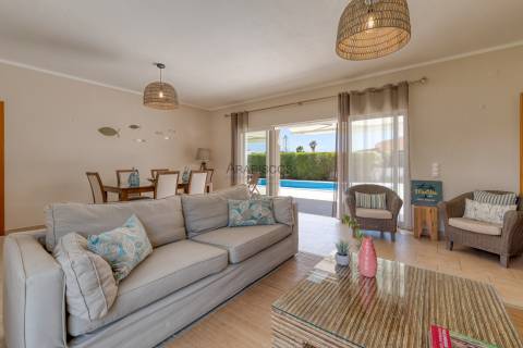 Moradia Isolada T3 - Arrendamento Anual - Piscina - Jardim - Barbecue - Portimão