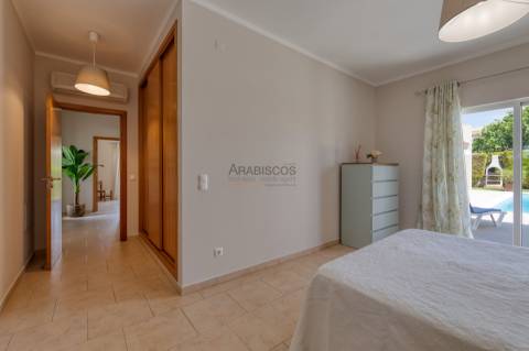 Moradia Isolada T3 - Arrendamento Anual - Piscina - Jardim - Barbecue - Portimão