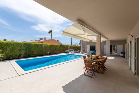 Moradia Isolada T3 - Arrendamento Anual - Piscina - Jardim - Barbecue - Portimão