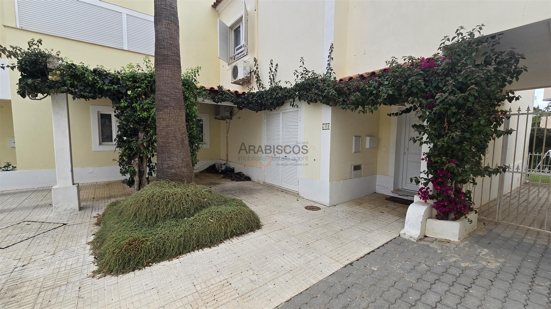 Moradia T4 - Mobilada e Equipada - Lareira - Jardim - Perto da Praia - Alvor - Portimão