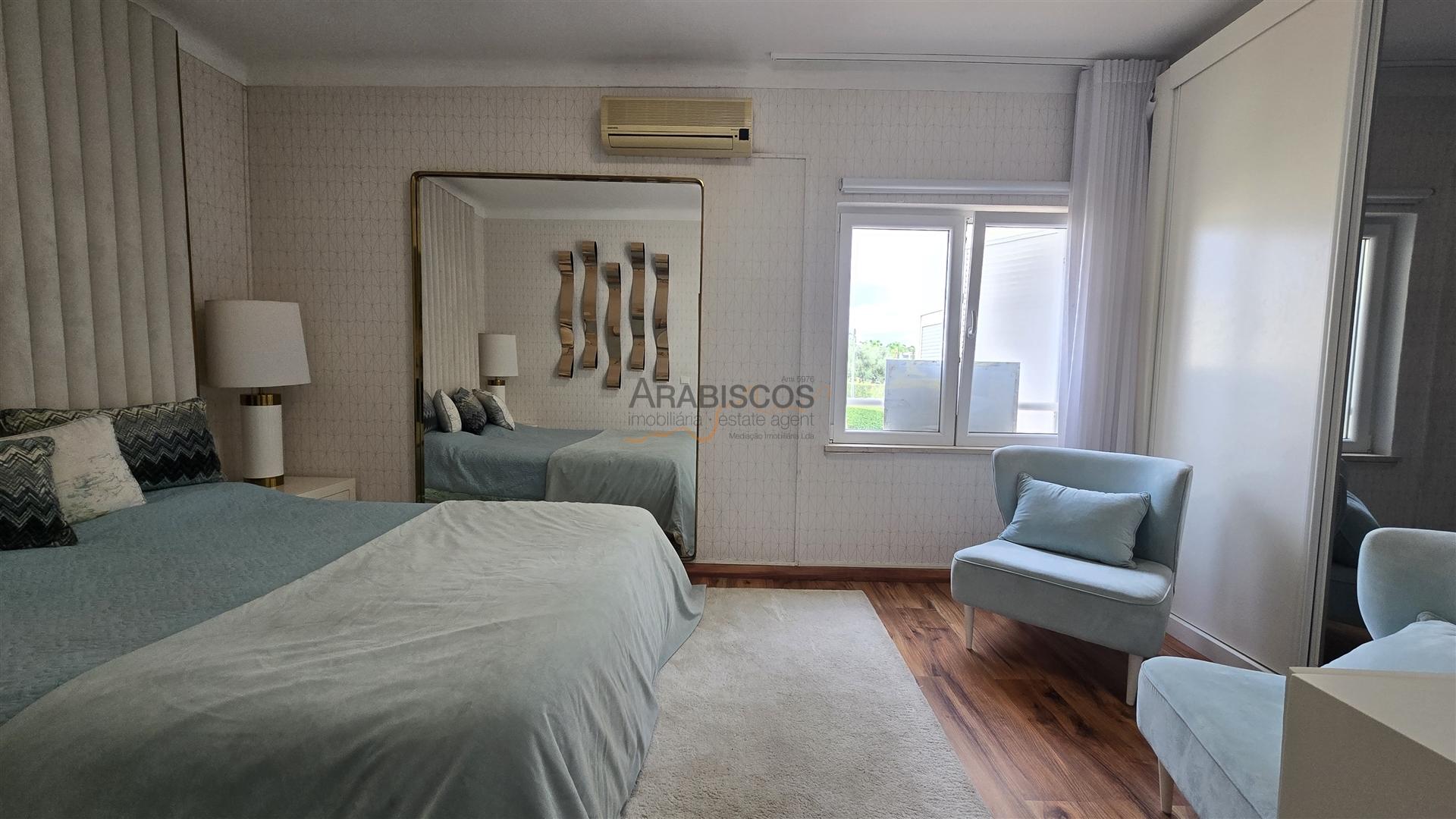 Moradia T4 - Mobilada e Equipada - Lareira - Jardim - Perto da Praia - Alvor - Portimão