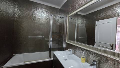 Moradia T4 - Mobilada e Equipada - Lareira - Jardim - Perto da Praia - Alvor - Portimão