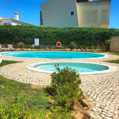 Arrendamento Anual - Moradia - T2 - Condominio fechado - Piscina - Box - Alvor