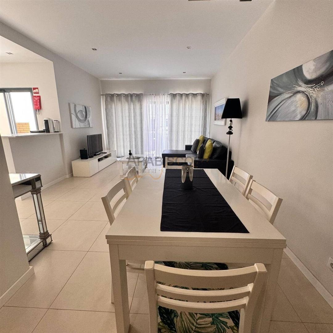 Arrendamento Anual - Moradia - T2 - Condominio fechado - Piscina - Box - Alvor