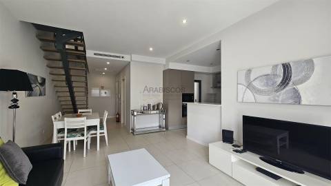 Arrendamento Anual - Moradia - T2 - Condominio fechado - Piscina - Box - Alvor