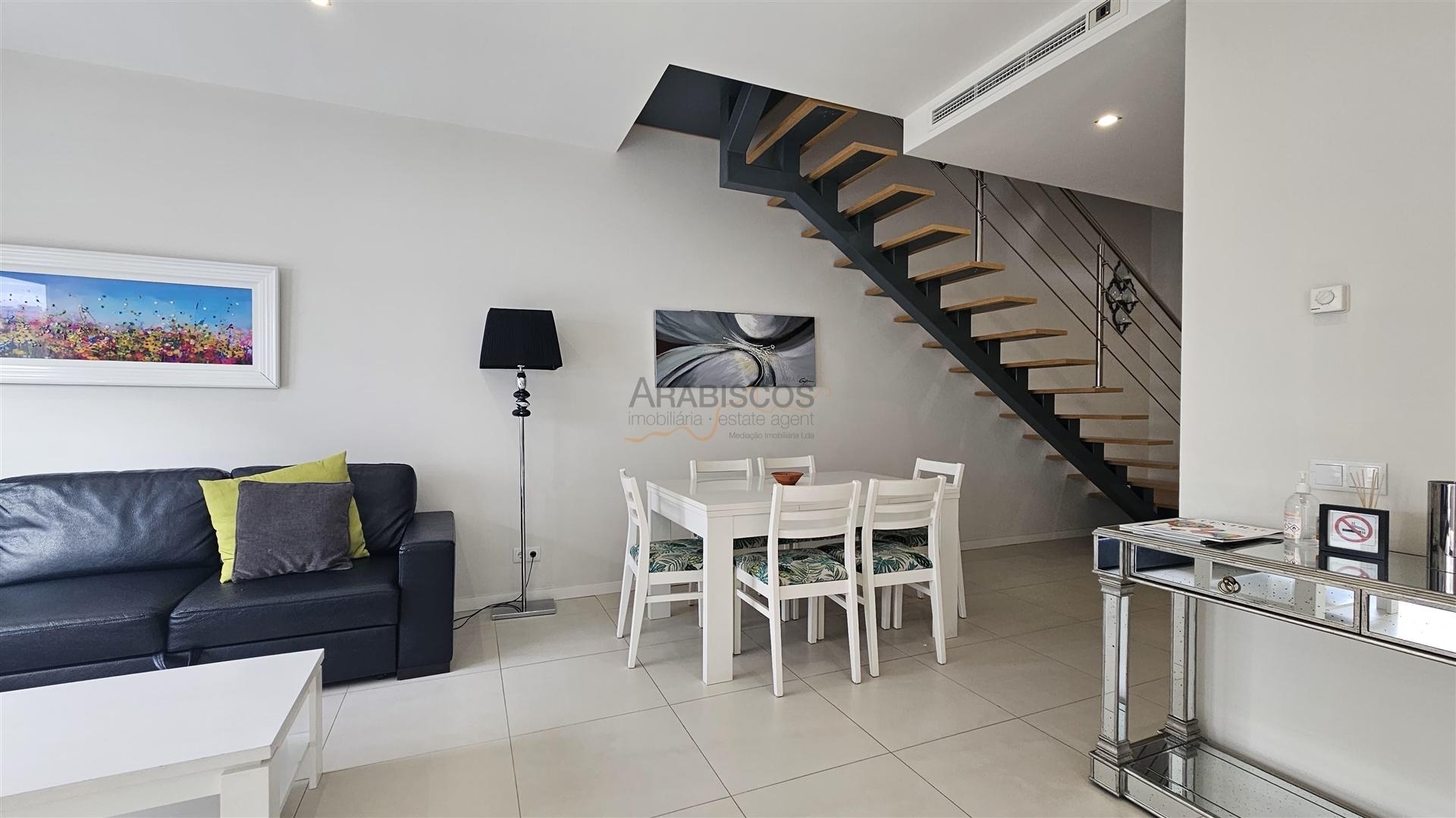 Arrendamento Anual - Moradia - T2 - Condominio fechado - Piscina - Box - Alvor