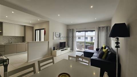 Arrendamento Anual - Moradia - T2 - Condominio fechado - Piscina - Box - Alvor