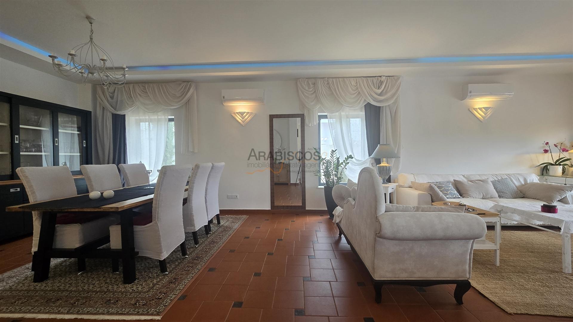 Moradia T4 - 4 suites - Piscina - Monte Canelas - Mex. Grande - Portimão