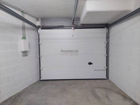 Garagem Box Para Dois Carros - Dois Portões - Edifício Rio Park - Portimão