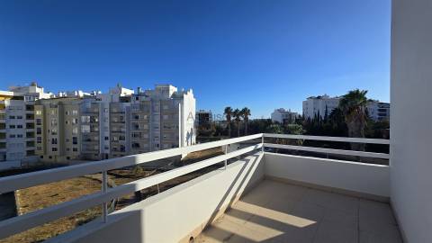 Apartamento T3 - localização residencial tranquila -  varandas - Bemposta - Portimão