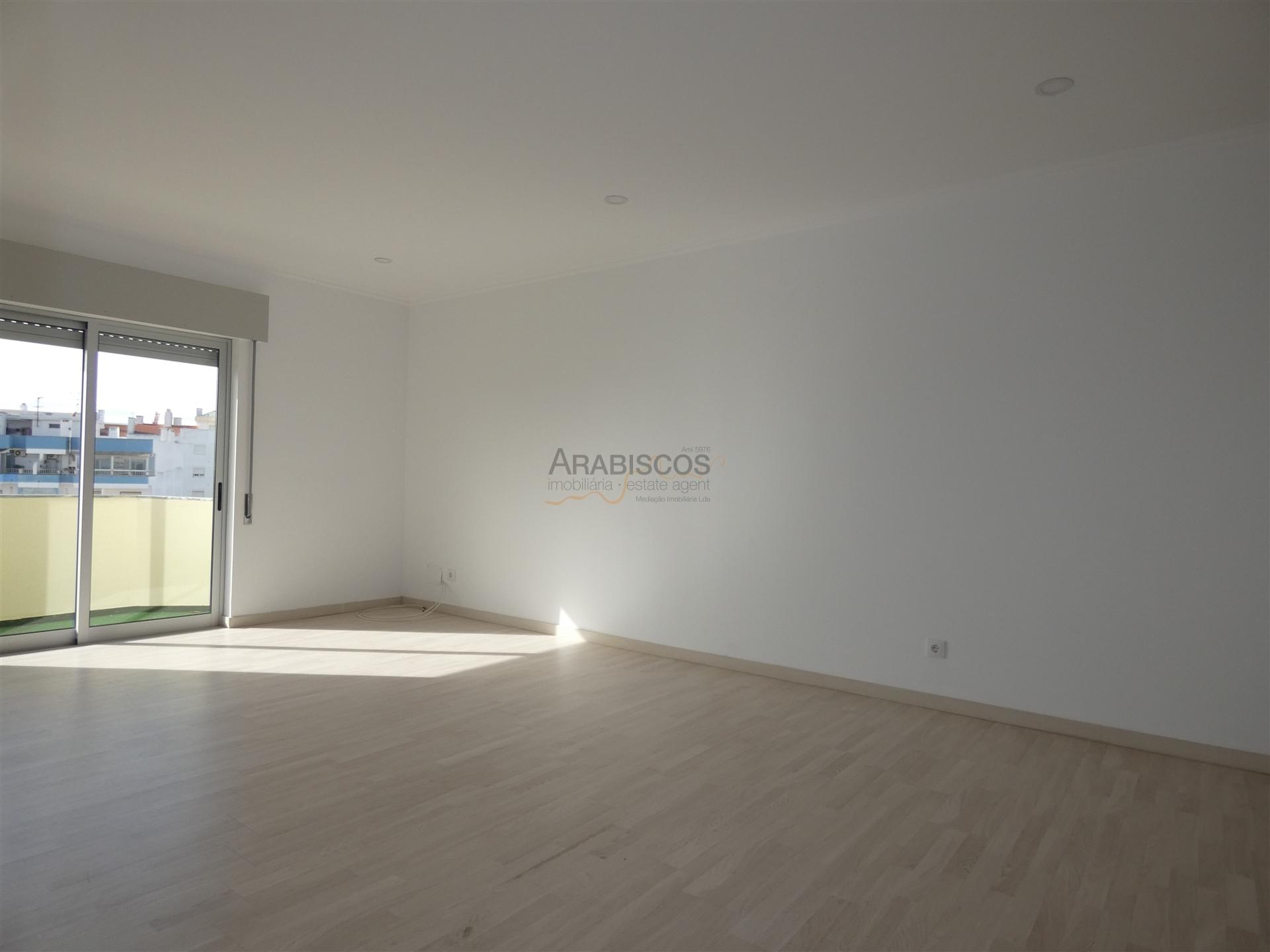 Apartamento T3  - Vista jardim - Varanda - Portimão - Faro - Algarve