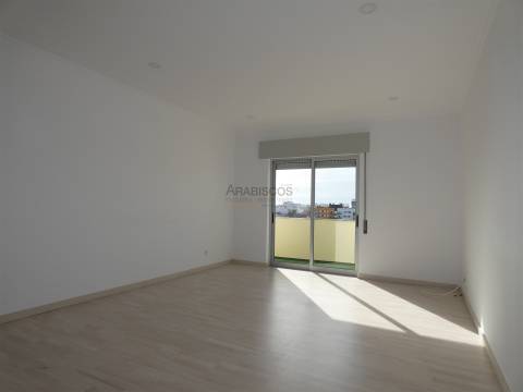 Apartamento T3  - Vista jardim - Varanda - Portimão - Faro - Algarve