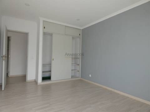 Apartamento T3  - Vista jardim - Varanda - Portimão - Faro - Algarve